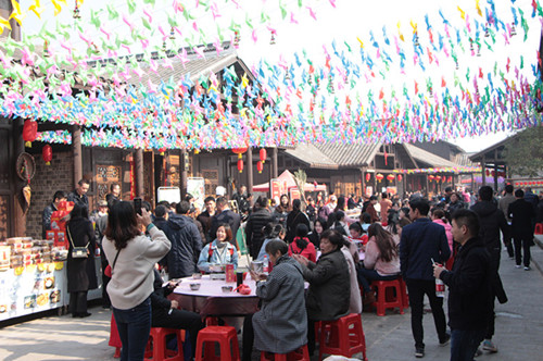 第三屆洋沙湖湖湘民俗文化旅游節(jié)現(xiàn)場(chǎng).JPG 第三屆洋沙湖湖湘民俗文化旅游節(jié)現(xiàn)場(chǎng).JPG